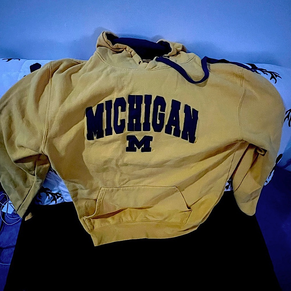 UNIVERSITY OF MICHIGAN SWEATSHIRT! MENS L